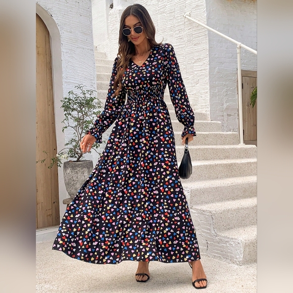 Full Print Heart Pattern Bell Sleeve Dress - Picture 2 of 6